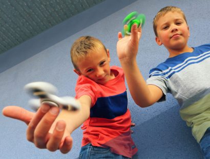 Justin et Timothé maîtrisent le Hand spinner